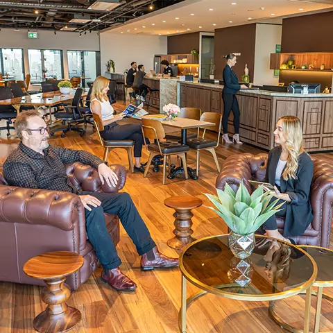 Coworking Space </br> Qubic Square 